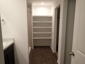 14986 Cypress Holw Dr in New Caney, TX - Building Photo - Building Photo