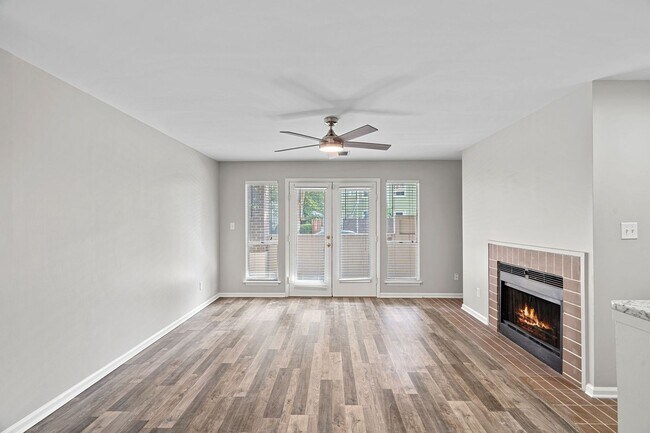 409 W 8th St in Charlotte, NC - Foto de edificio - Building Photo