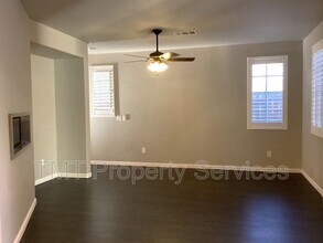 530 Candela Cir in Sacramento, CA - Building Photo - Building Photo