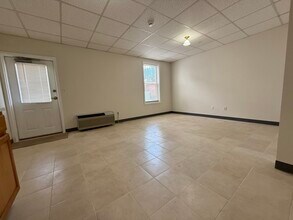 104 Adams St, Unit 8 in Waltham, MA - Building Photo - Building Photo