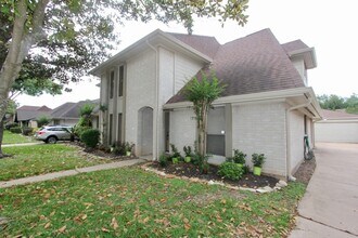 3015 Green Fields Dr in Sugar Land, TX - Building Photo - Building Photo
