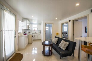 227 NW 34th St in Miami, FL - Building Photo