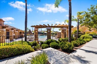 12665 Creekview Dr in San Diego, CA - Building Photo - Building Photo