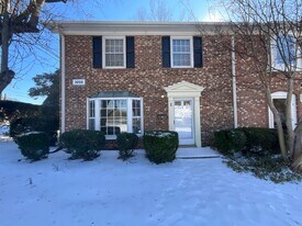 3202-E Regents Park Ln in Greensboro, NC - Building Photo