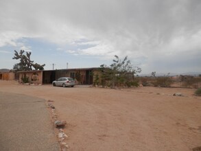 1050 Alta Ave in Landers, CA - Building Photo - Building Photo