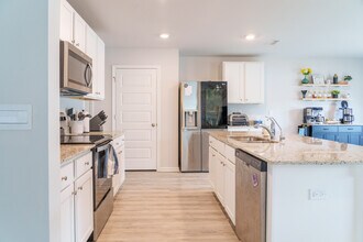 6722 Atkins Rd in Panama City, FL - Building Photo - Building Photo