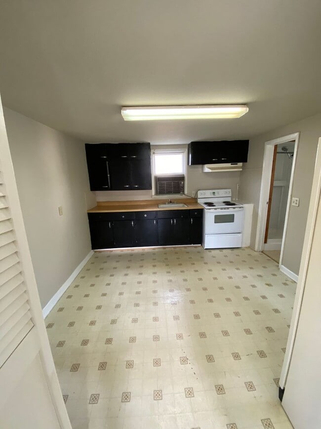 405 W Pearl St in Knoxville, IA - Building Photo - Building Photo