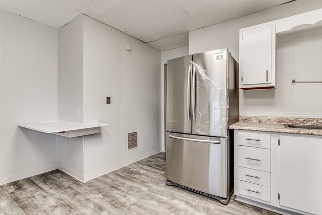 845 Collins St in Pittsburgh, PA - Building Photo - Building Photo