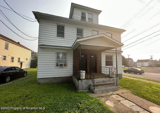 property at 230 New Mallery Pl