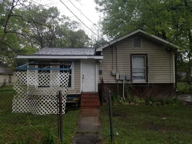 4935 Clayton Dr in Baton Rouge, LA - Building Photo - Building Photo