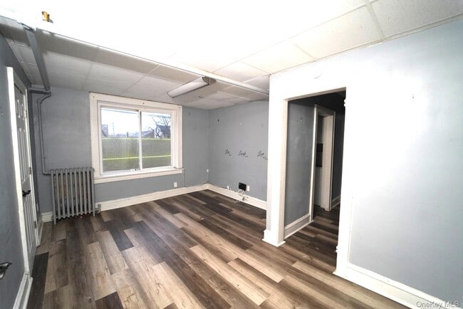 161 Rockaway Ave in Valley Stream, NY - Building Photo - Building Photo