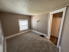 330 Raymond St in Elgin, IL - Building Photo - Building Photo