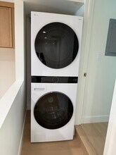 10157 Swinton Ave in North Hills, CA - Foto de edificio - Building Photo