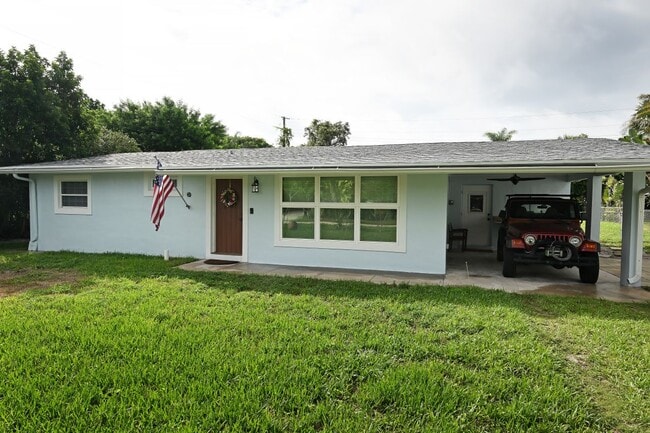 9504 Saturn Ave in Hobe Sound, FL - Building Photo - Building Photo