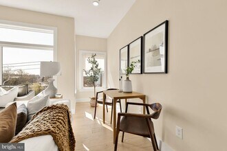 927 Kennedy St NW in Washington, DC - Building Photo - Building Photo