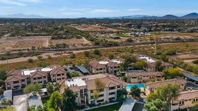 2550 E River Rd in Tucson, AZ - Foto de edificio - Building Photo
