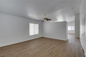 10046 Catseye Cove Ct in Las Vegas, NV - Building Photo - Building Photo