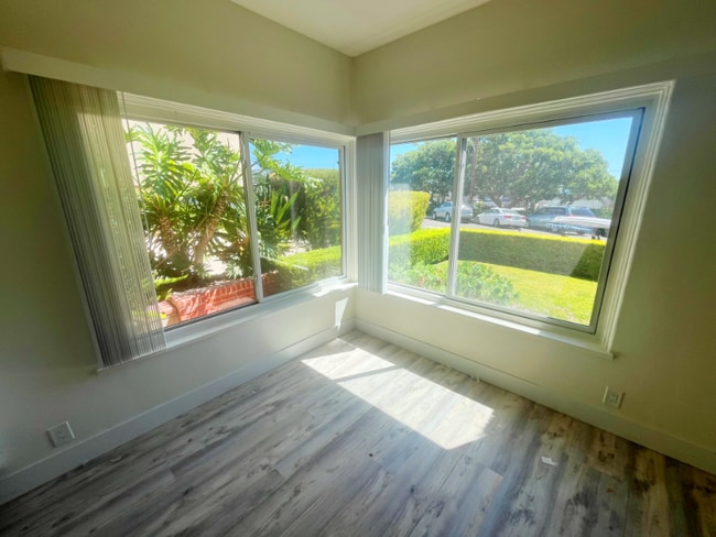 244 Cliff Dr in Laguna Beach, CA - Building Photo - Building Photo