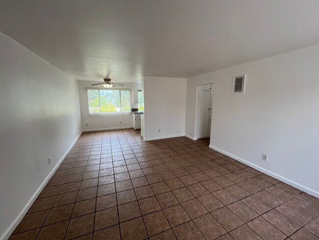 11751 Hart St, Unit 08