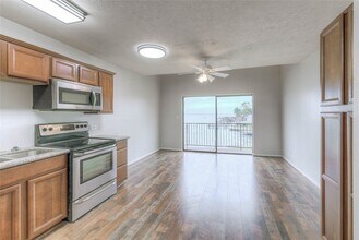 445 Carolcrest Ln in Livingston, TX - Foto de edificio - Building Photo