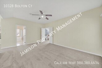 10328 Bolton Ct in Charlotte, NC - Building Photo - Building Photo