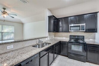 8928 Holliday Ln in Aubrey, TX - Building Photo - Building Photo