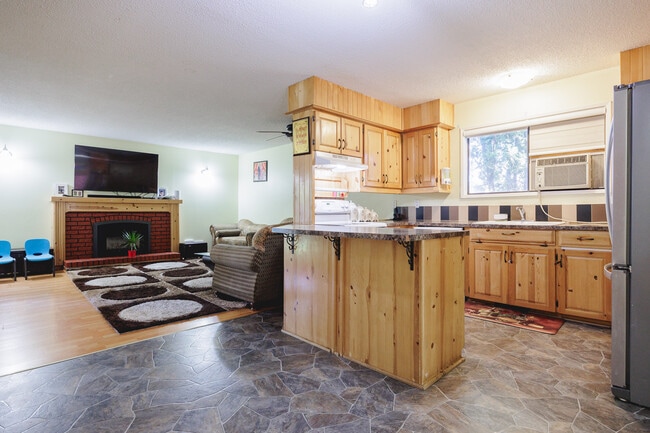 33437 George Ferguson Way in Abbotsford, BC - Building Photo - Building Photo