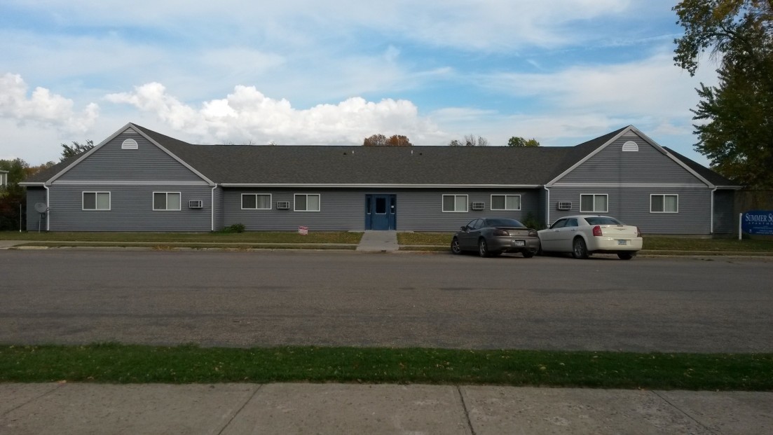 Summer Square in Maddock, ND - Building Photo