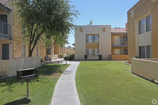 Melrose Villas in Phoenix, AZ - Foto de edificio - Building Photo