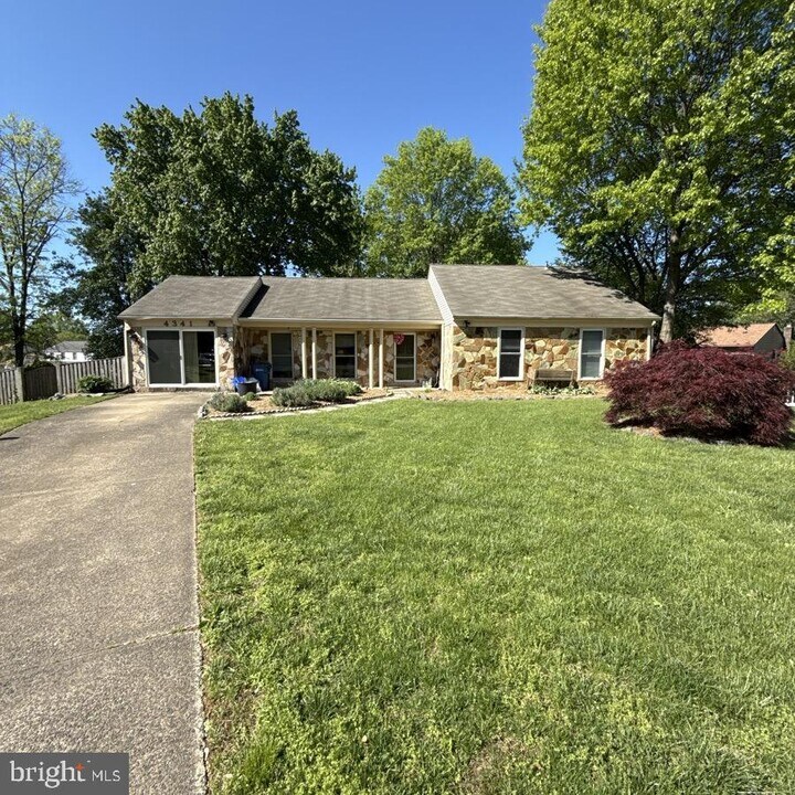 4341 Rock Creek Rd in Alexandria, VA - Building Photo