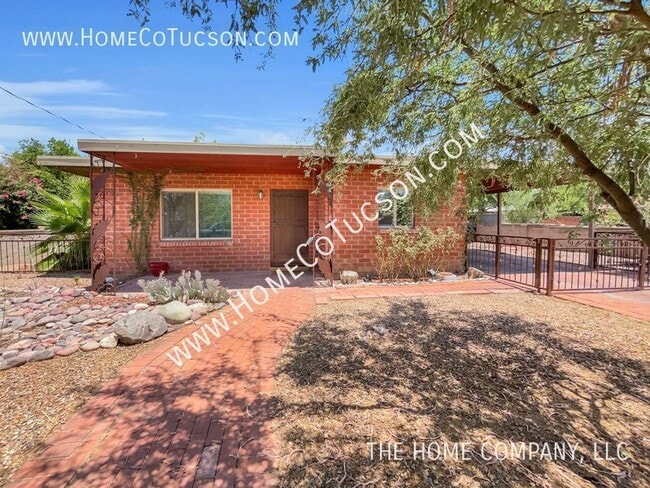 property at 2702 N Richey Blvd