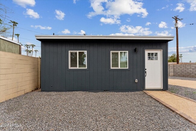 1548 N Upland Cir in Mesa, AZ - Foto de edificio - Building Photo