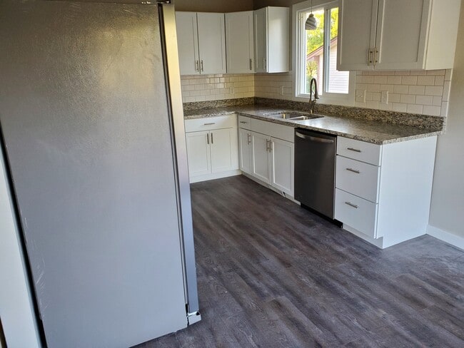 3542 Independence Ave N, Unit 3542 in Minneapolis, MN - Building Photo - Building Photo