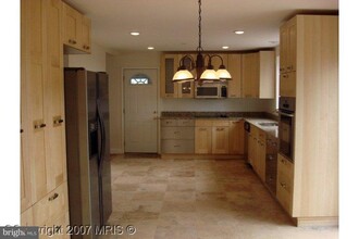 304 Old Court House Rd NE in Vienna, VA - Building Photo - Building Photo
