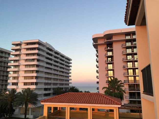 8888 Collins Ave in Surfside, FL - Building Photo - Building Photo