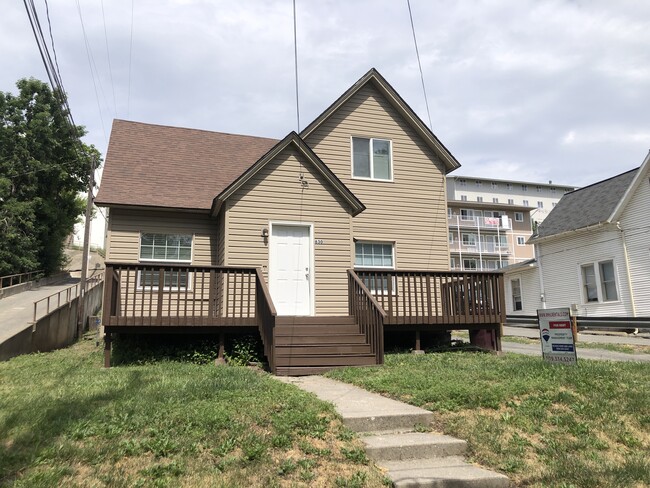 630 NE Gray Ln, Unit Lower in Pullman, WA - Building Photo - Building Photo