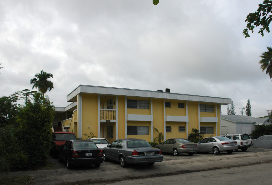 Jefferson Street Apartments in Hollywood, FL - Building Photo