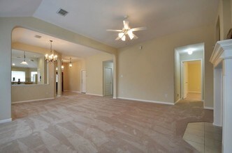 2000 Maize Bend Dr in Austin, TX - Building Photo - Building Photo