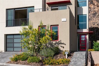 446 Tranquil Peak Ct in Henderson, NV - Building Photo - Building Photo