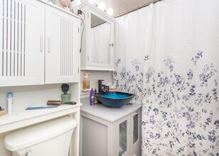 1093 Main St in Waltham, MA - Building Photo - Building Photo