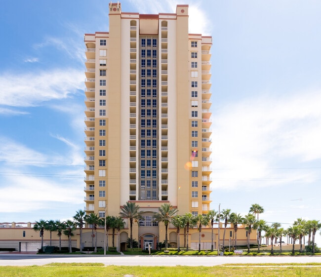 2300 N Atlantic Ave in Daytona Beach, FL - Building Photo - Building Photo