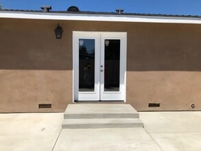 1925 Orange Ave in Santa Ana, CA - Foto de edificio - Building Photo