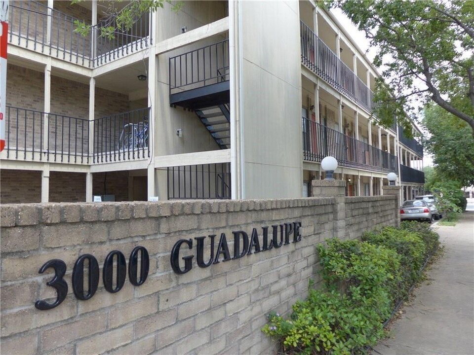 3000 Guadalupe St in Austin, TX - Foto de edificio