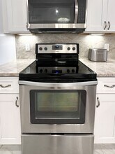 4800 Bayview Dr in Fort Lauderdale, FL - Foto de edificio - Building Photo