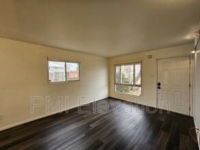 1059 Worchester St in Aurora, CO - Building Photo - Building Photo