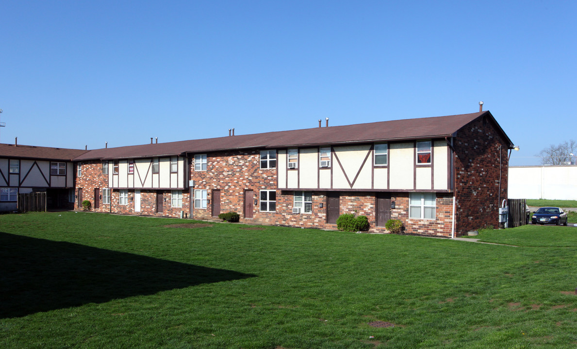 Brandenberry Square Apartments in Columbus, OH - Foto de edificio