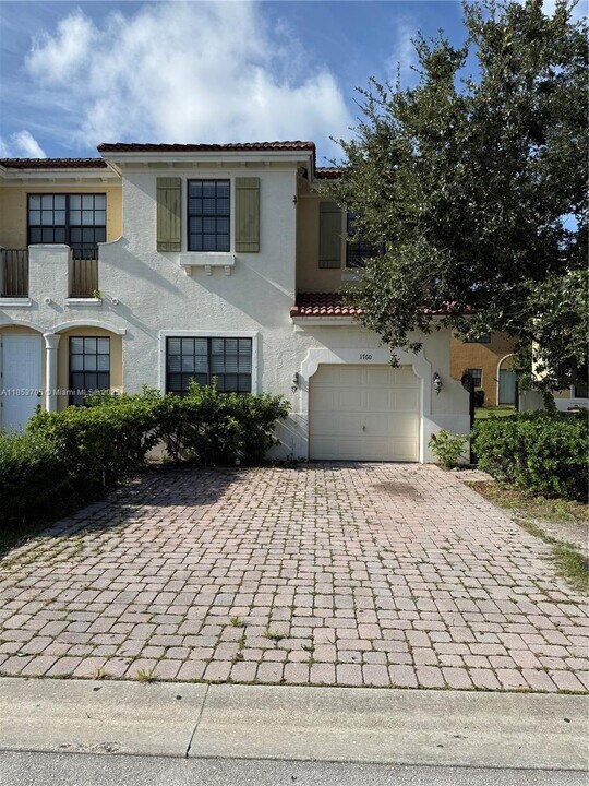1760 SW Via Rossa in Port St. Lucie, FL - Building Photo