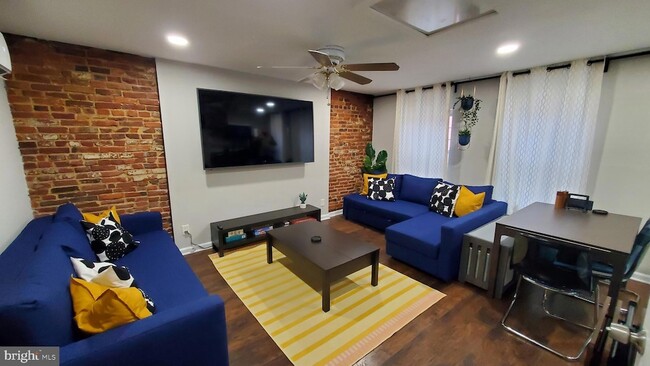 244 S Exeter St in Baltimore, MD - Building Photo - Building Photo