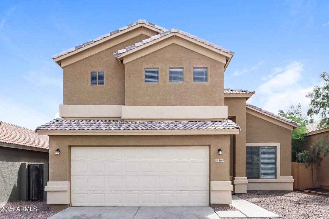 5607 S 16th Dr in Phoenix, AZ - Building Photo