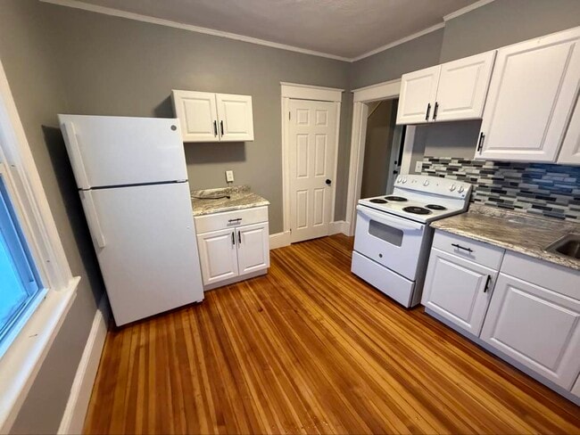 34 Springside Ave, Unit FL 2